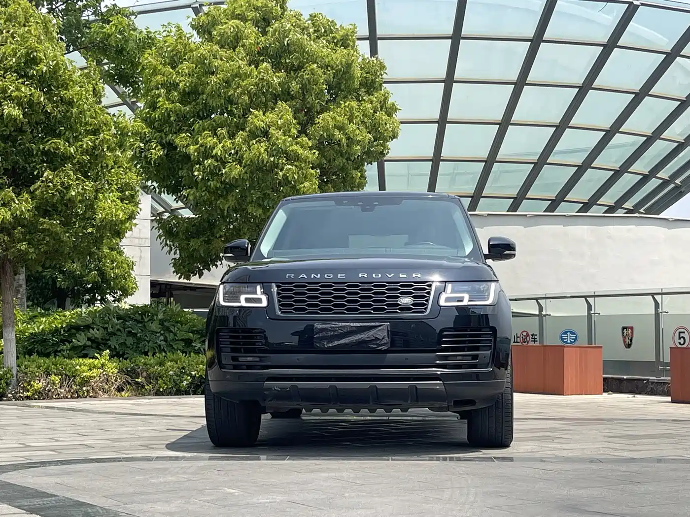 Land Rover Range Rover 2018 3.0 SC V6 Vogue Heritage Edition фото 2