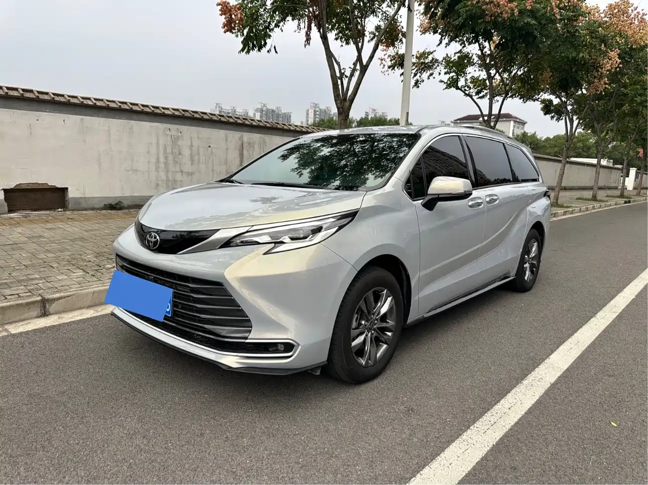 صورة 1 - Toyota Sienna