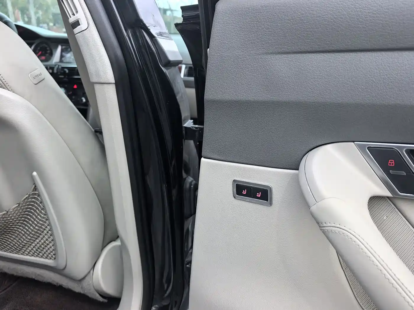 Audi A6L 2011 3.0 TFSI quattro Luxury фото 16