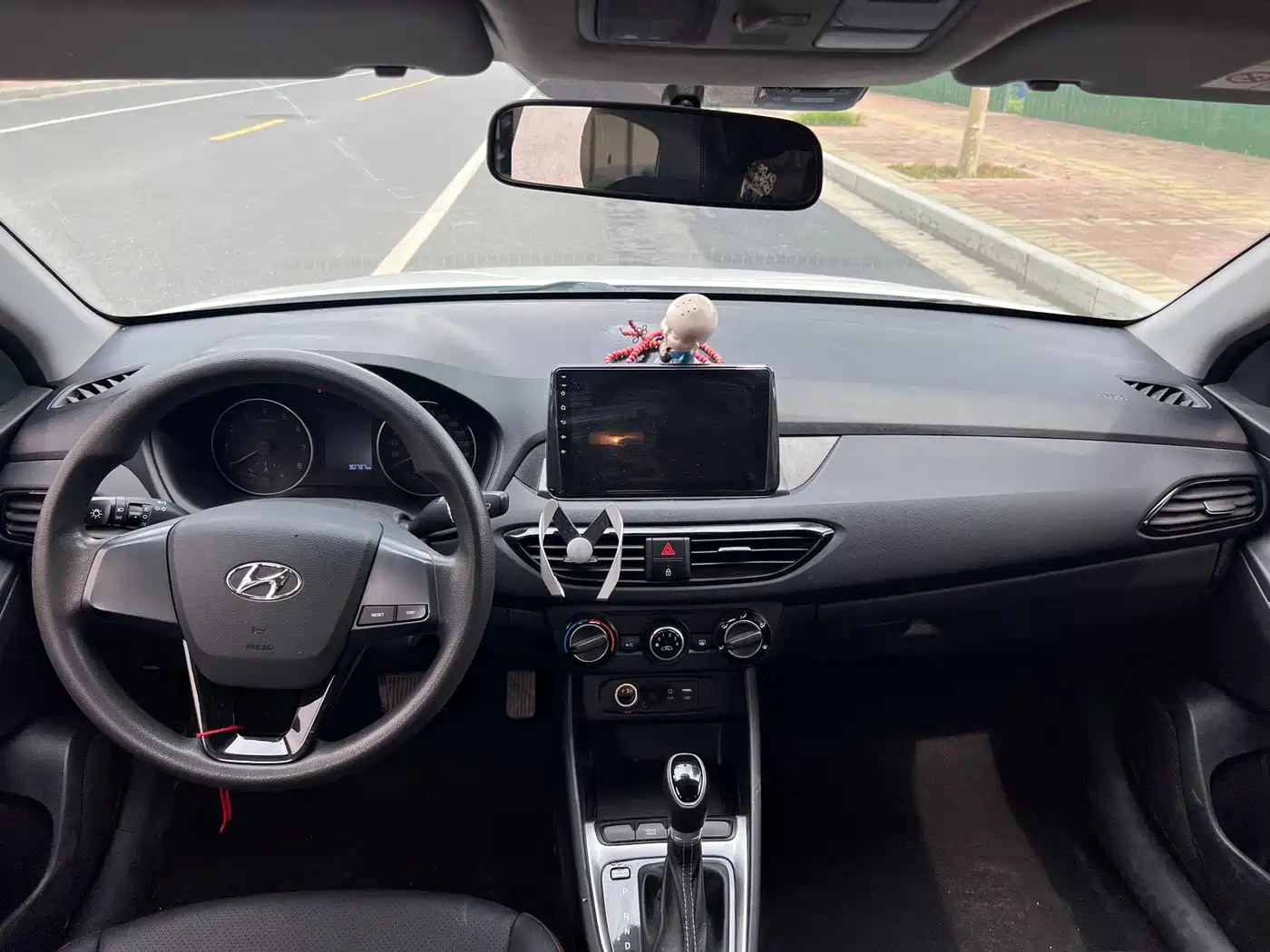 Hyundai Elantra 2017 1.6L Automatic Joy Value GLS фото 9