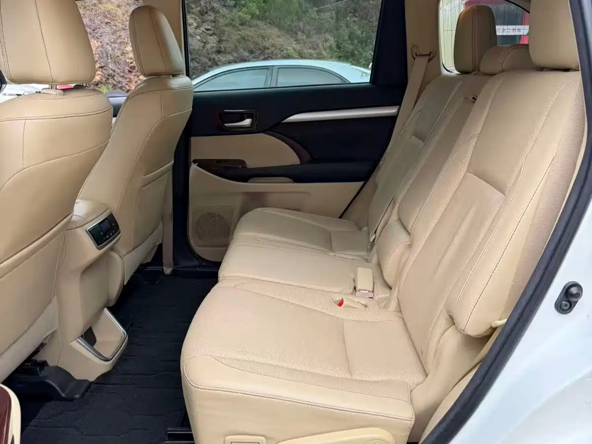 Toyota Highlander 2015 2.0T AWD Luxury Navigation Edition 7-seater фото 7