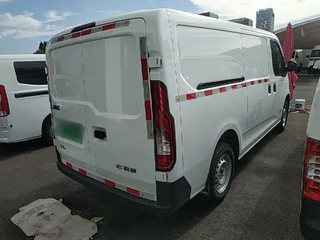 Jiangling E-Fushun 2026 2025 Model Blind Window Version 41.86kWh Short Wheelbase Low Roof 3.0-ton