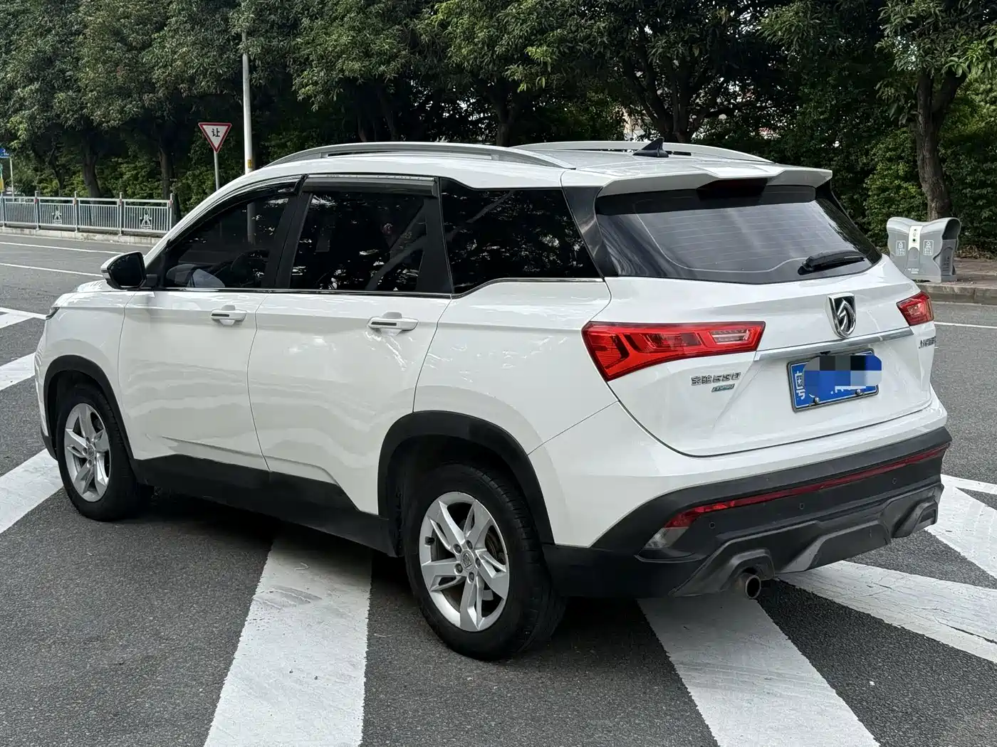 Baojun 530 2019 2019 1.5T CVT Luxury 7-Seater China VI