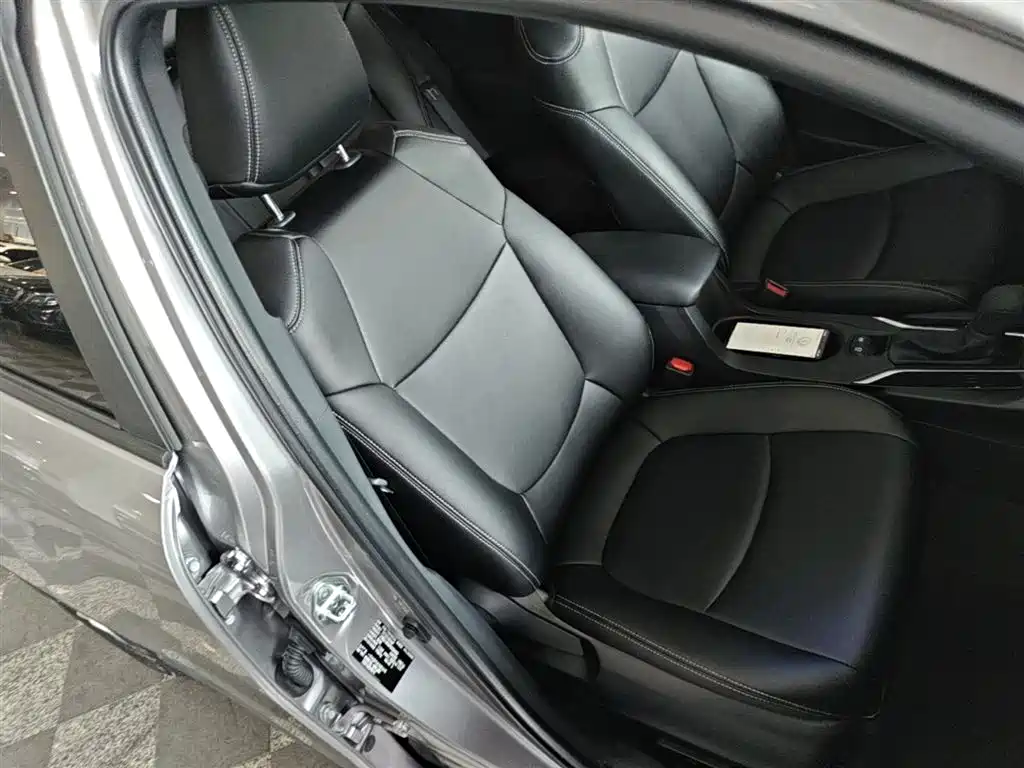 Toyota Corolla Cross 2023 Hybrid 2.0L Pioneer Edition фото 25