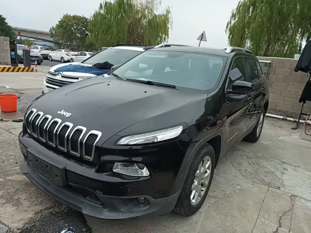 Jeep Cherokee 2016 — пригон из Китая