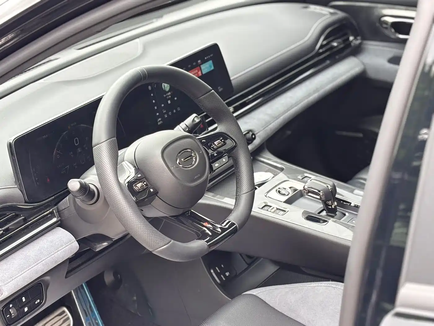 GAC Trumpchi Trumpchi Emkoo 2024 Model 400T Auto Shadow Leopard R PRO Edition фото 18