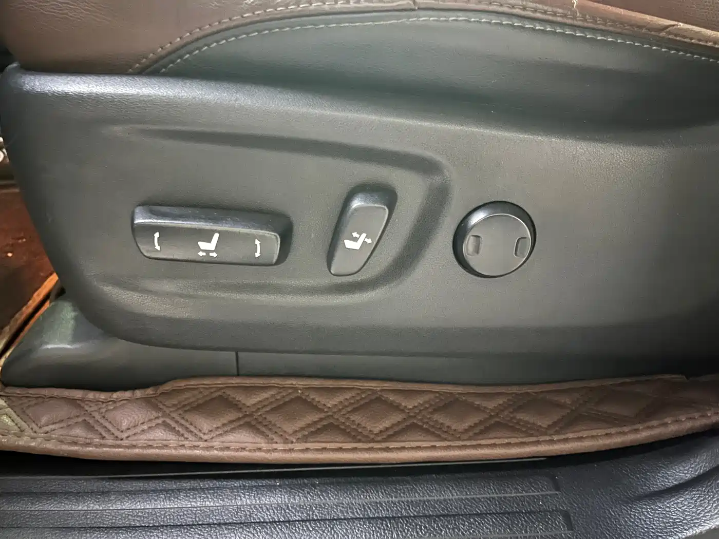 Toyota Prado 2019 3.5L Automatic TX-L Zunxiang Edition with Rear-mounted Spare Tire фото 31