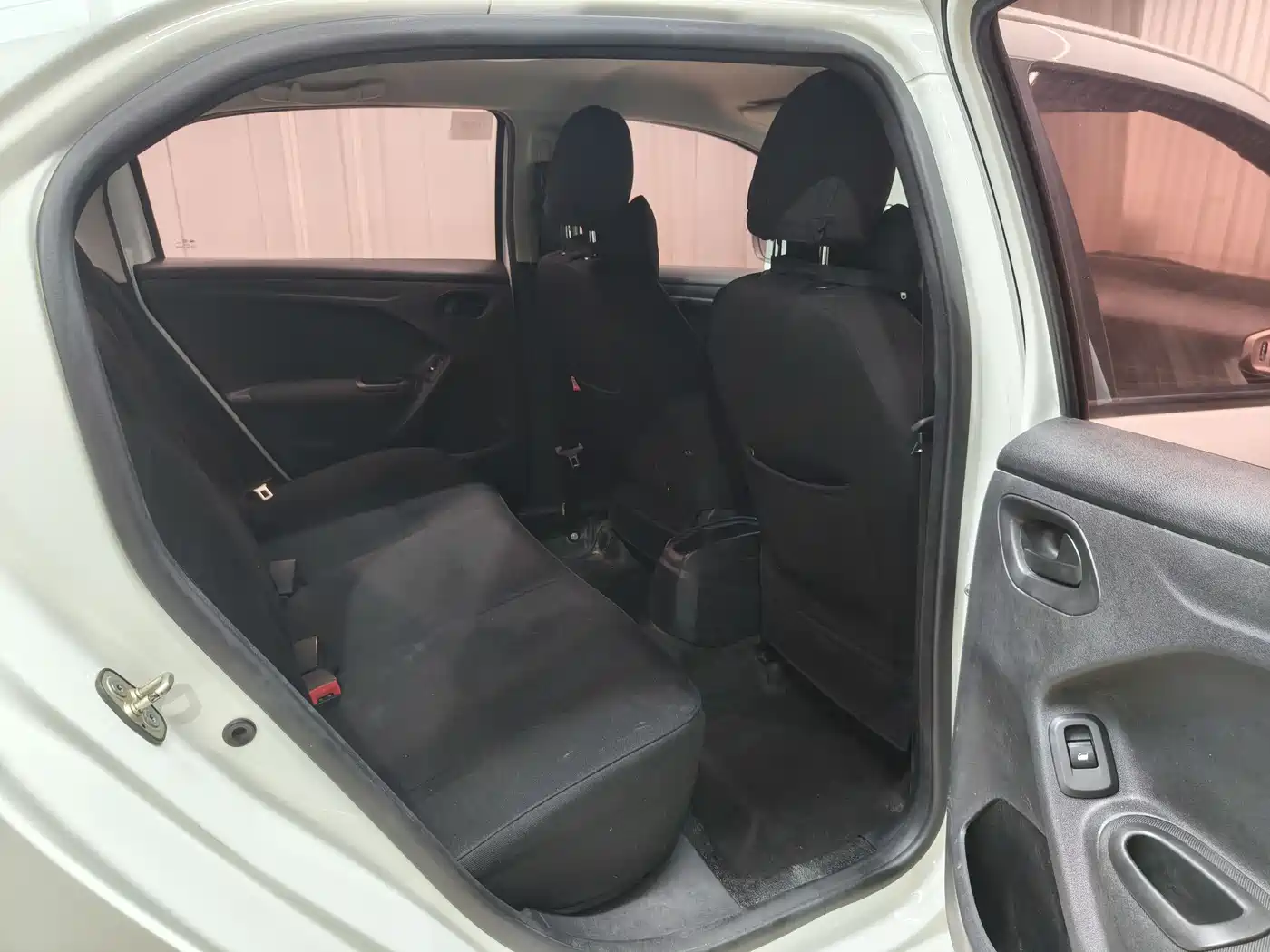 Peugeot 301 2016 1.6L Manual Comfort Edition фото 12
