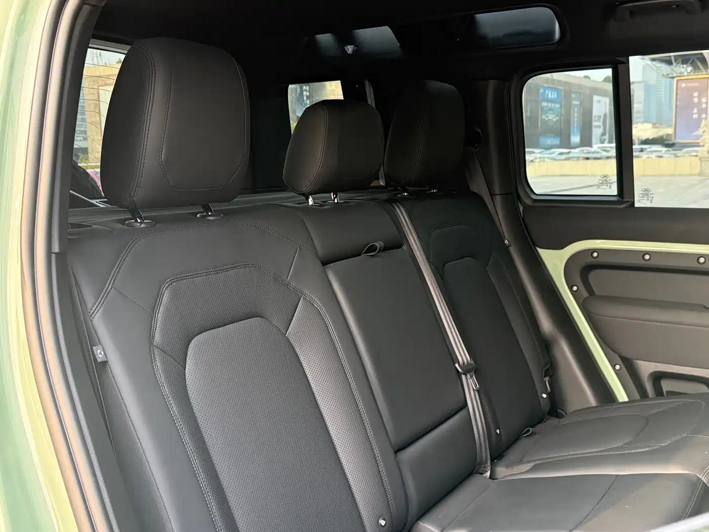 Land Rover Defender 2023 110 3.0T P400 75th Anniversary Legend Edition фото 21