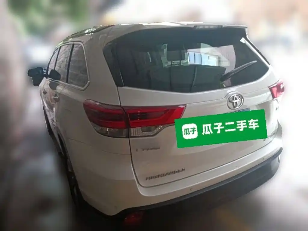 Фото 4 - Toyota Highlander