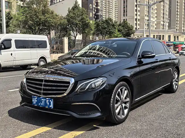 MERCEDES-BENZ E CLASS