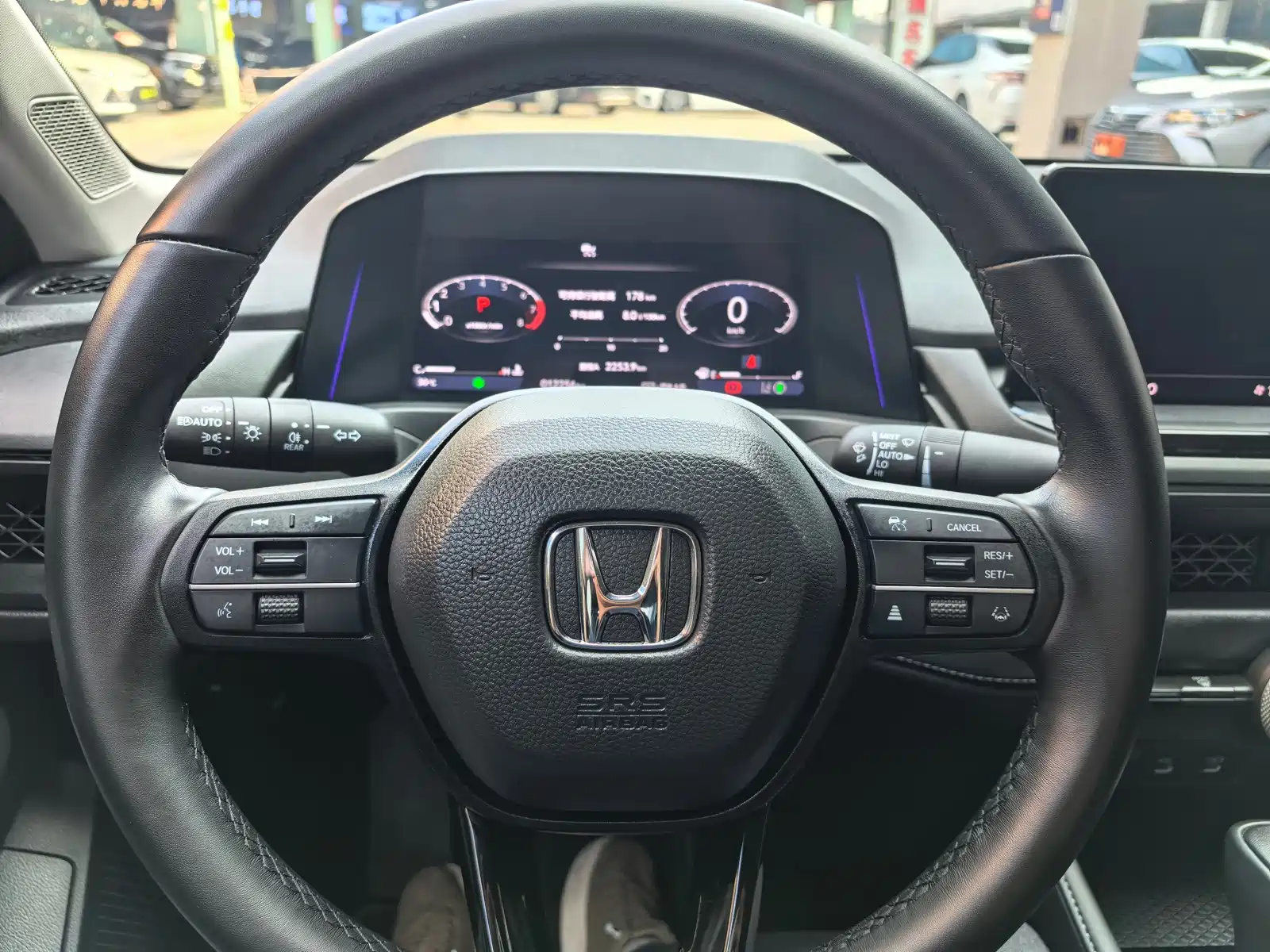 Фото 10 - Honda Accord