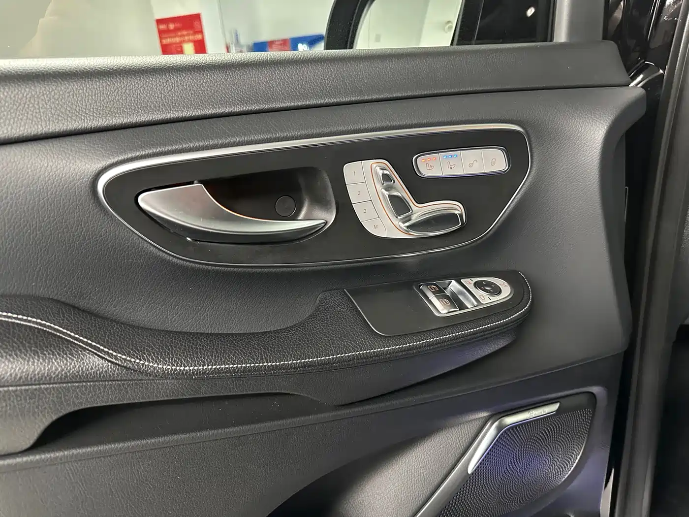 MERCEDES-BENZ V CLASS