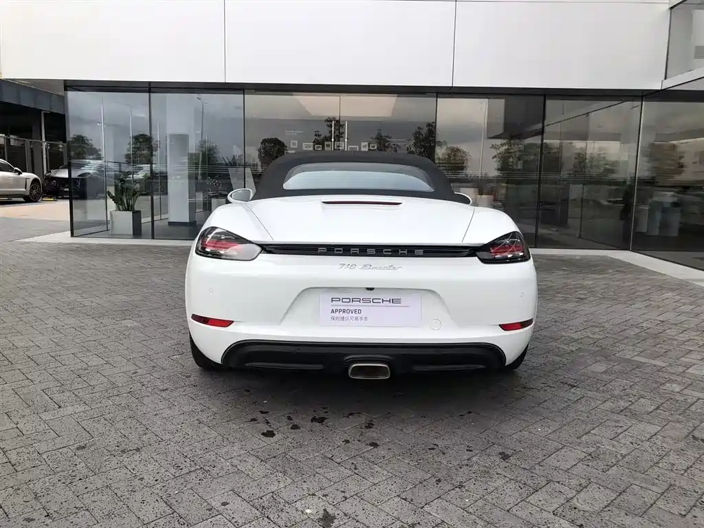 PORSCHE 718