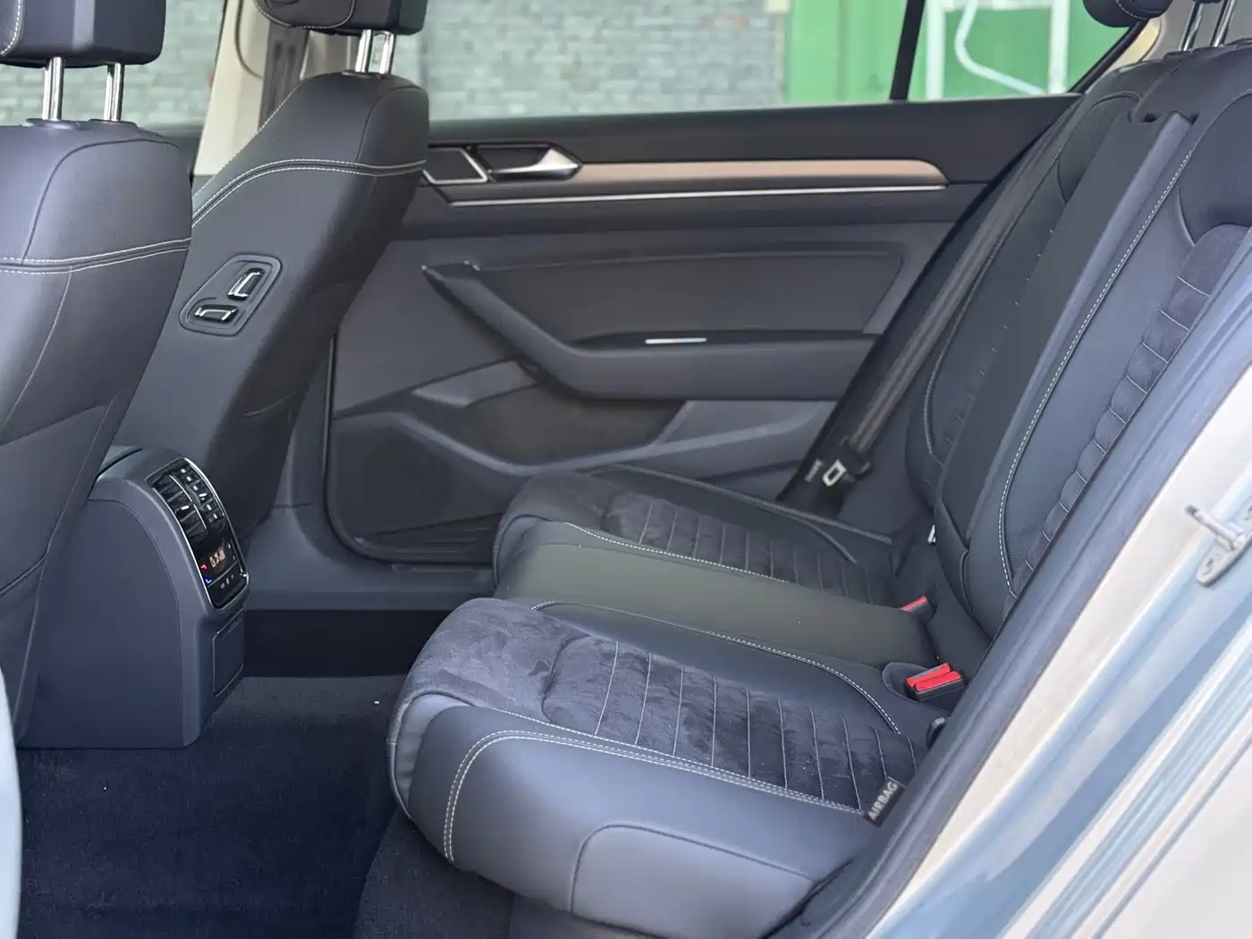 Volkswagen Magotan 2020 330TSI DSG Luxury фото 7