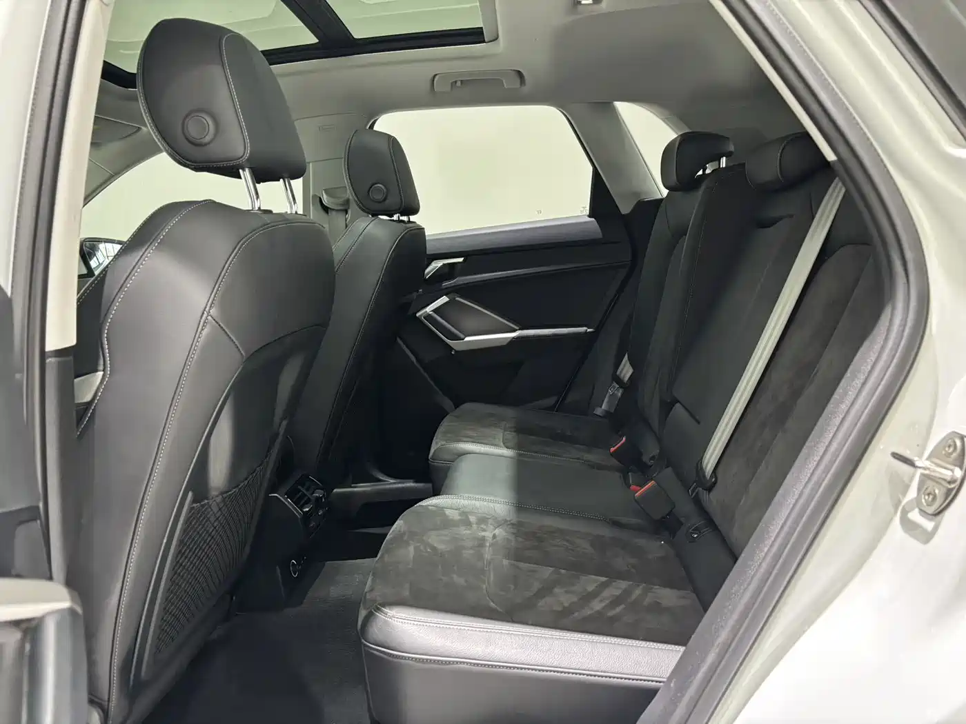 Audi Q3 2022 35 TFSI Fashion Dynamic фото 13