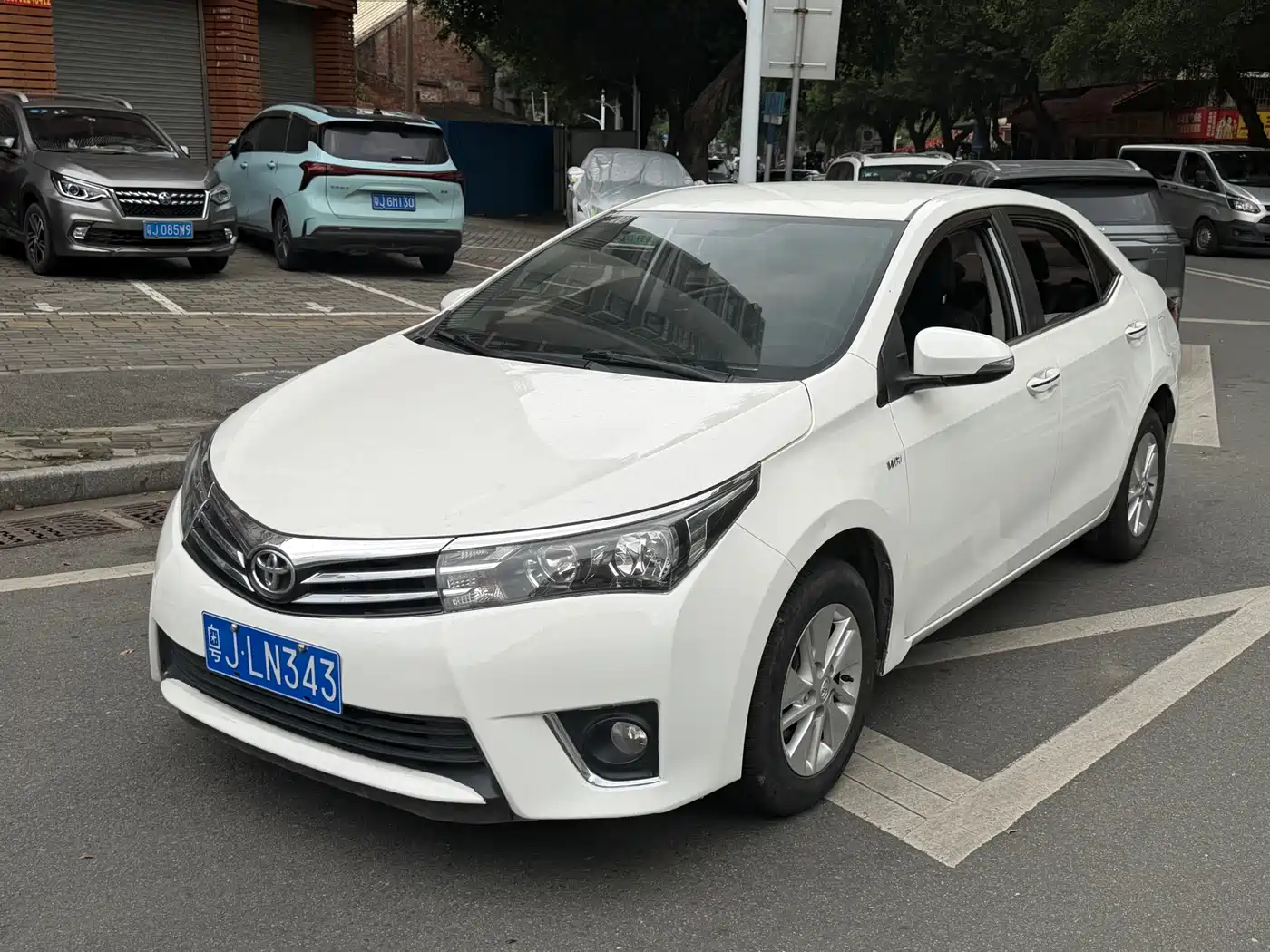 Toyota Corolla 2017 1.6L CVT GL фото 3