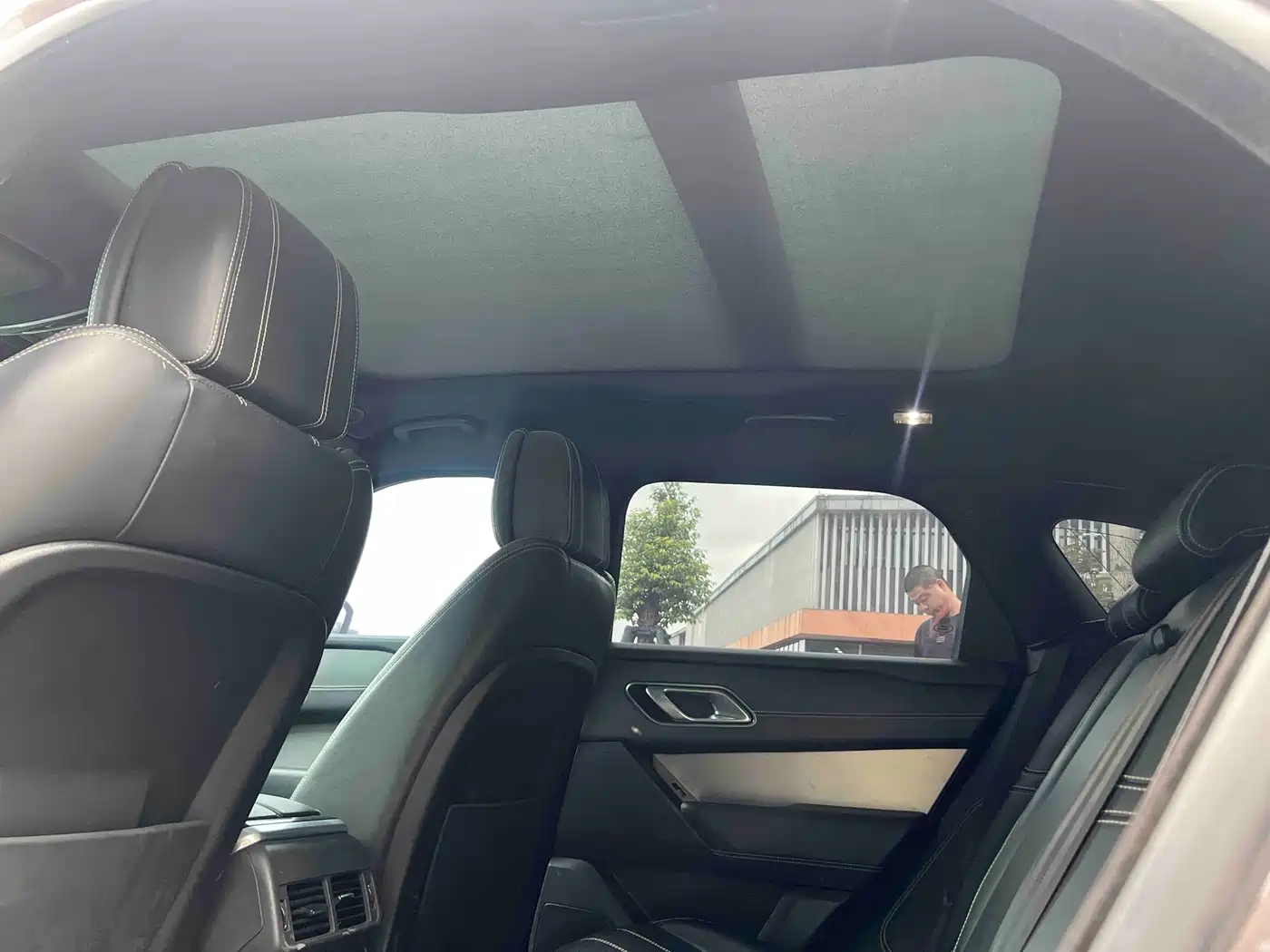 Land Rover Range Rover Velar 2022 250PS Golden Collector's Edition фото 8