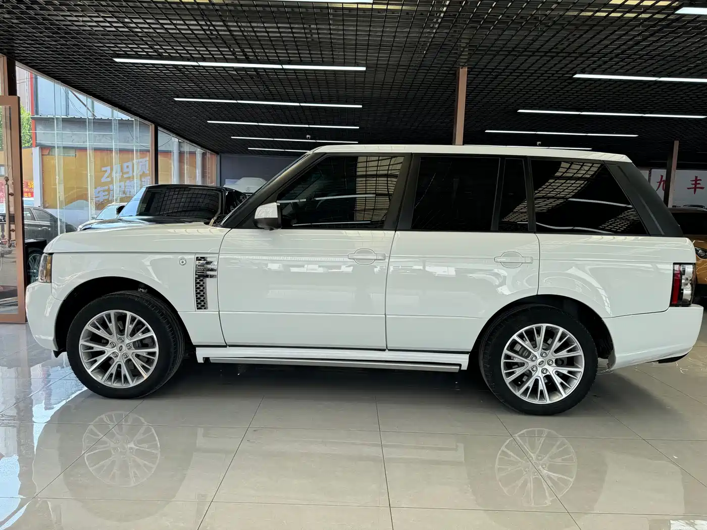 Land Rover Range Rover 2012 5.0 SC V8 Ultimate Genesis Edition фото 9