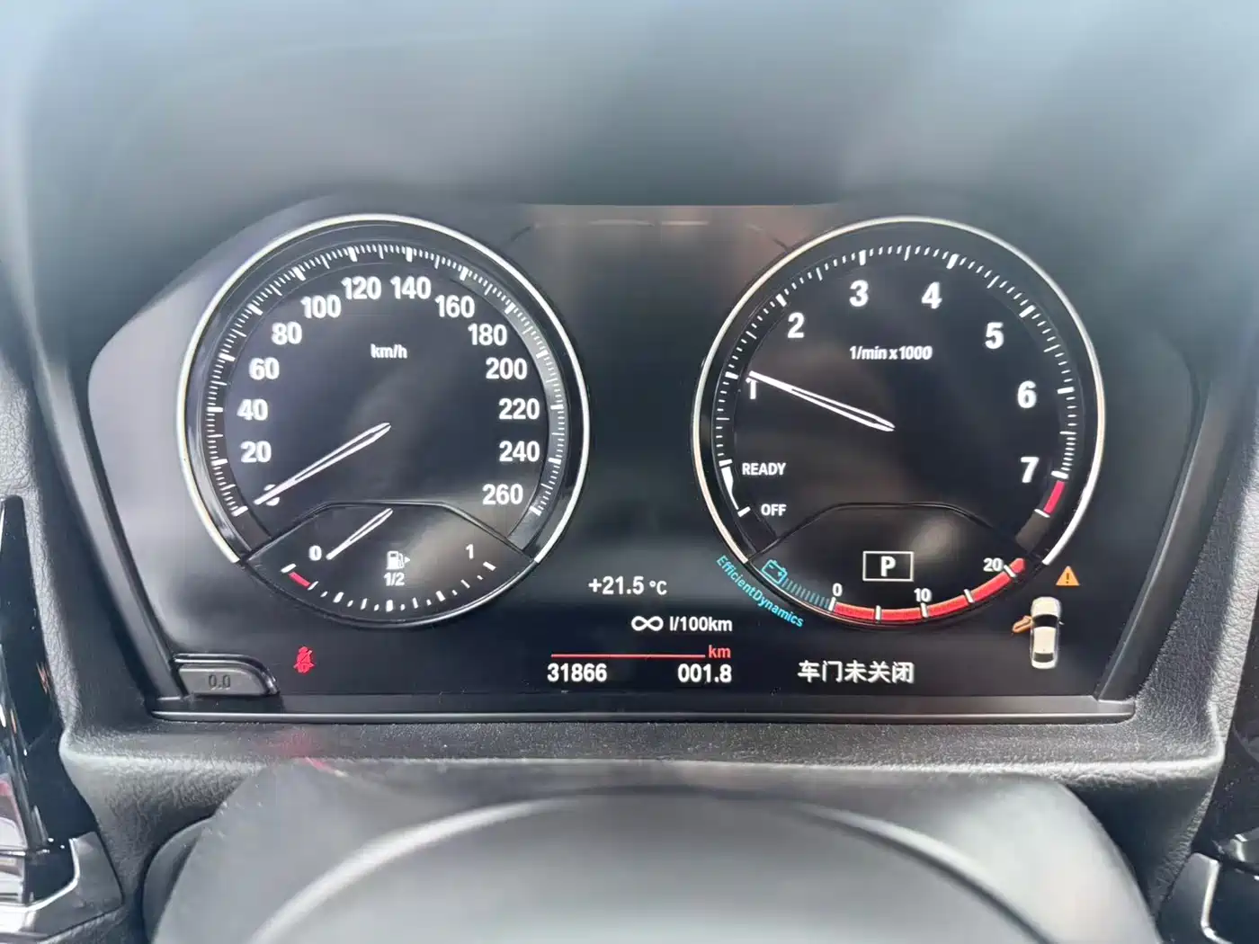 BMW 1 Series 2022 120i M Sport Shadow Edition фото 18