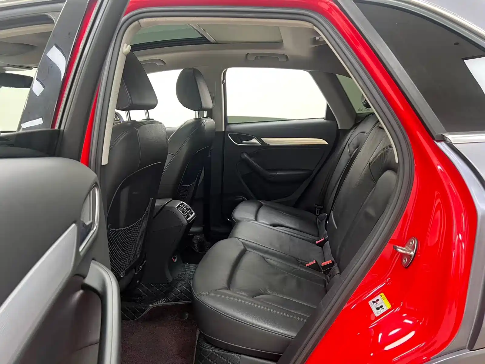 Фото 8 - Audi Q3