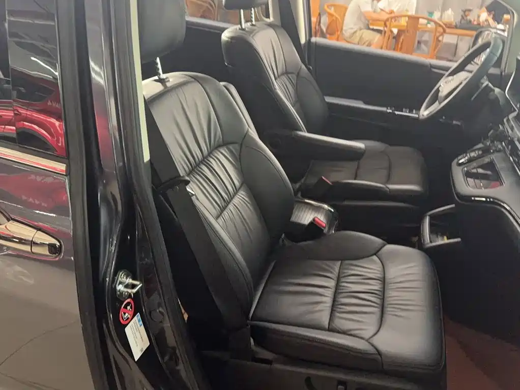 Фото 3 - Honda Odyssey
