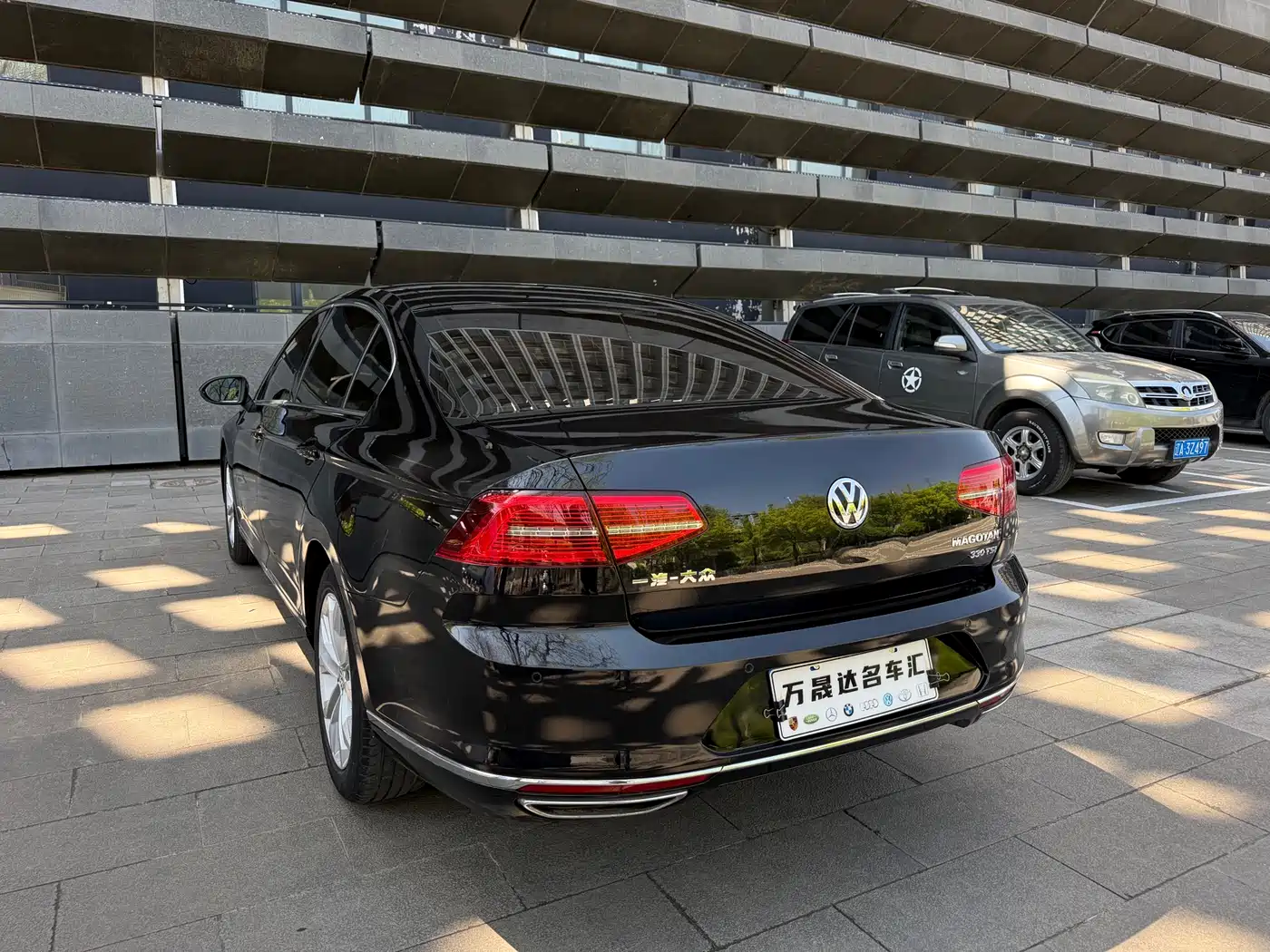 Volkswagen Magotan 2018 Facelift 330TSI DSG Luxury фото 6