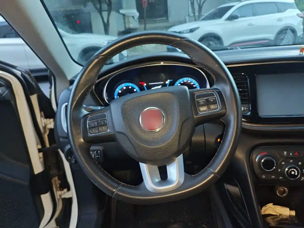 Fiat Viaggio 2015 2015 1.4T Automatic Smart Edition