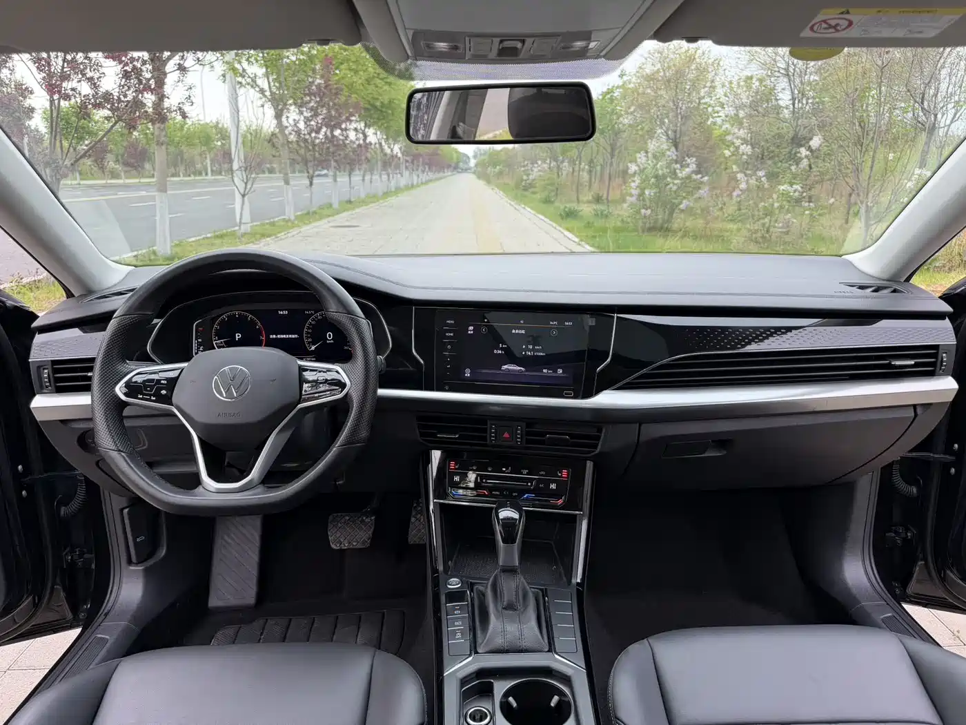Volkswagen Passat 2023 280TSI Business Edition фото 20