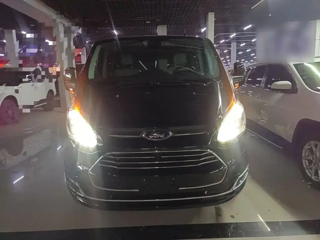 Photo 3 - Ford Tourneo