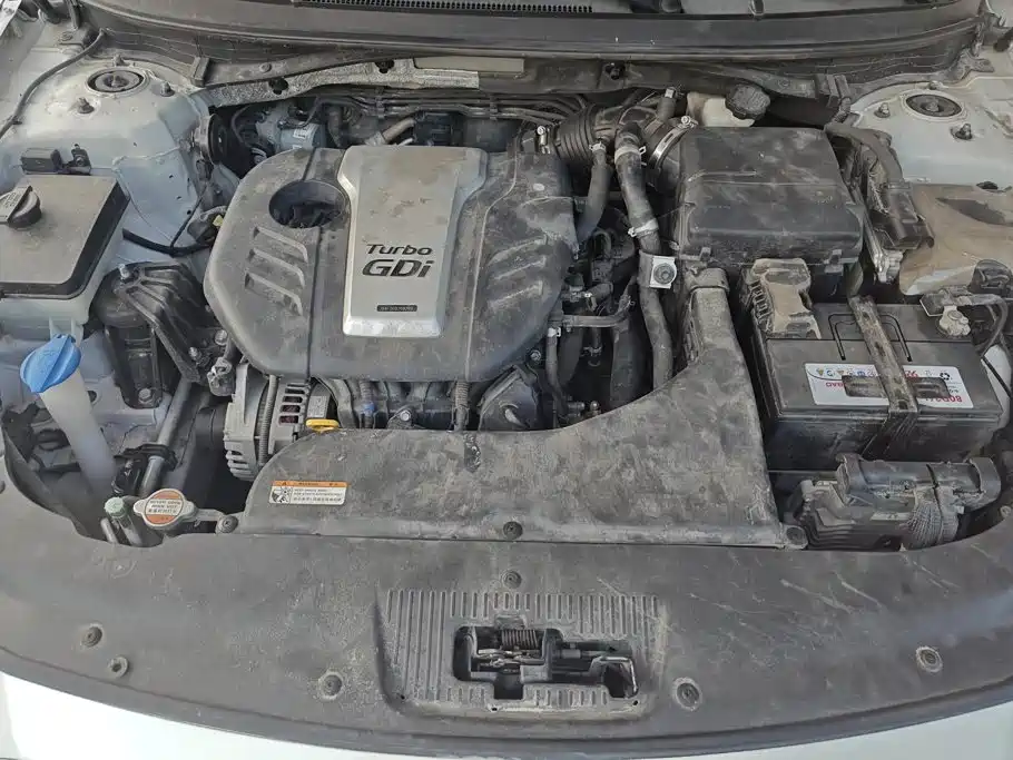 Photo 10 - Hyundai Sonata
