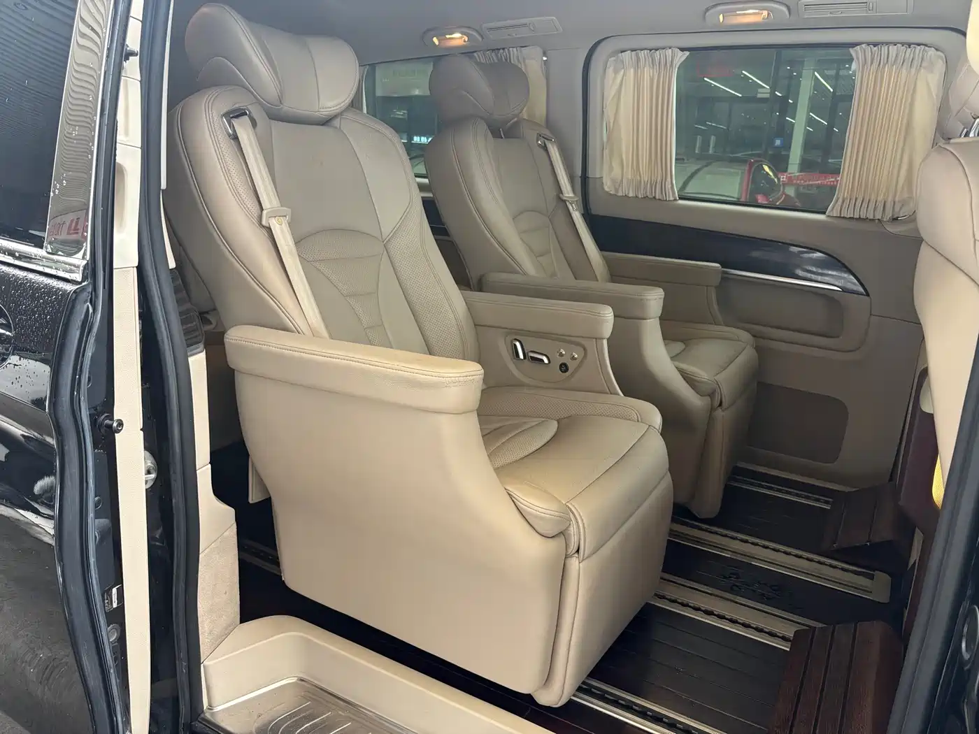 Mercedes-Benz V-Class 2016 V 260 Navigator фото 11