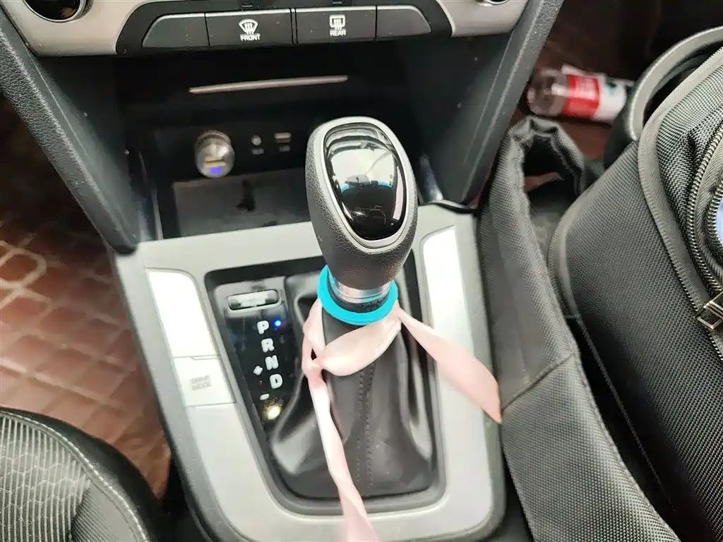 Hyundai Elantra 2016 Model 1.6L Automatic Smart Elite фото 7