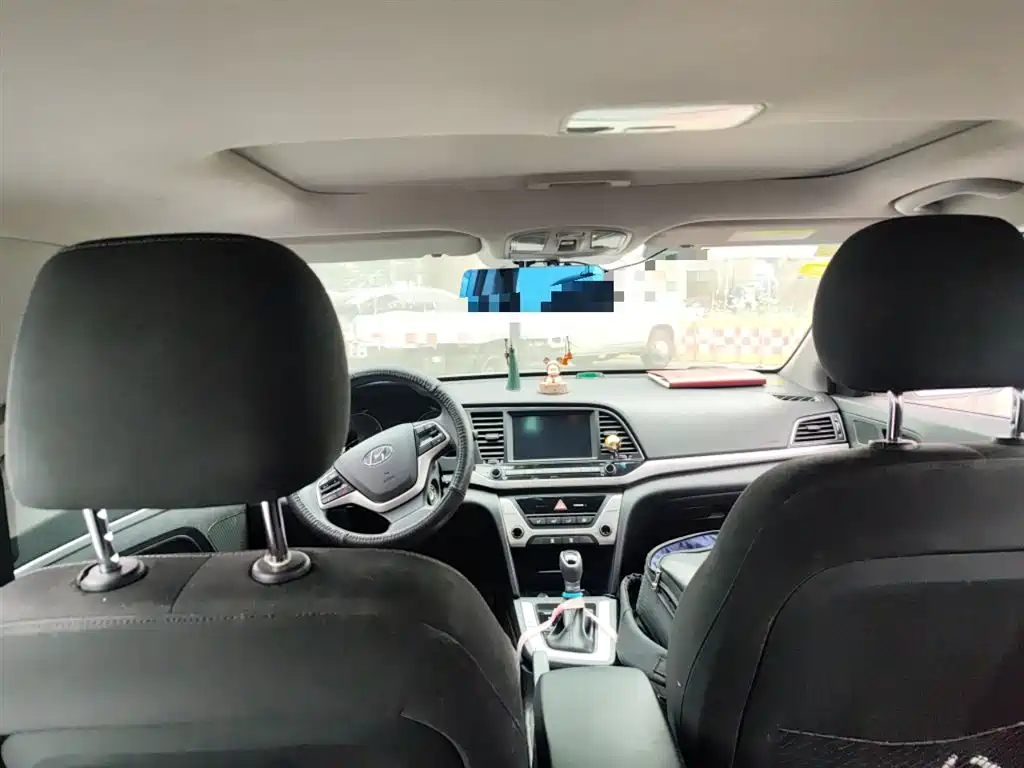 Hyundai Elantra 2016 Model 1.6L Automatic Smart Elite фото 9