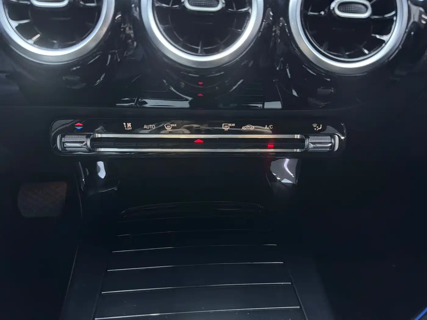 Mercedes-Benz A-Class 2022 A 180 L фото 13