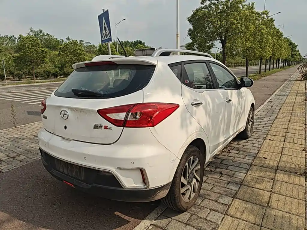 JAC Motors Refine S2 2016 2015 1.5L CVT Luxury Smart