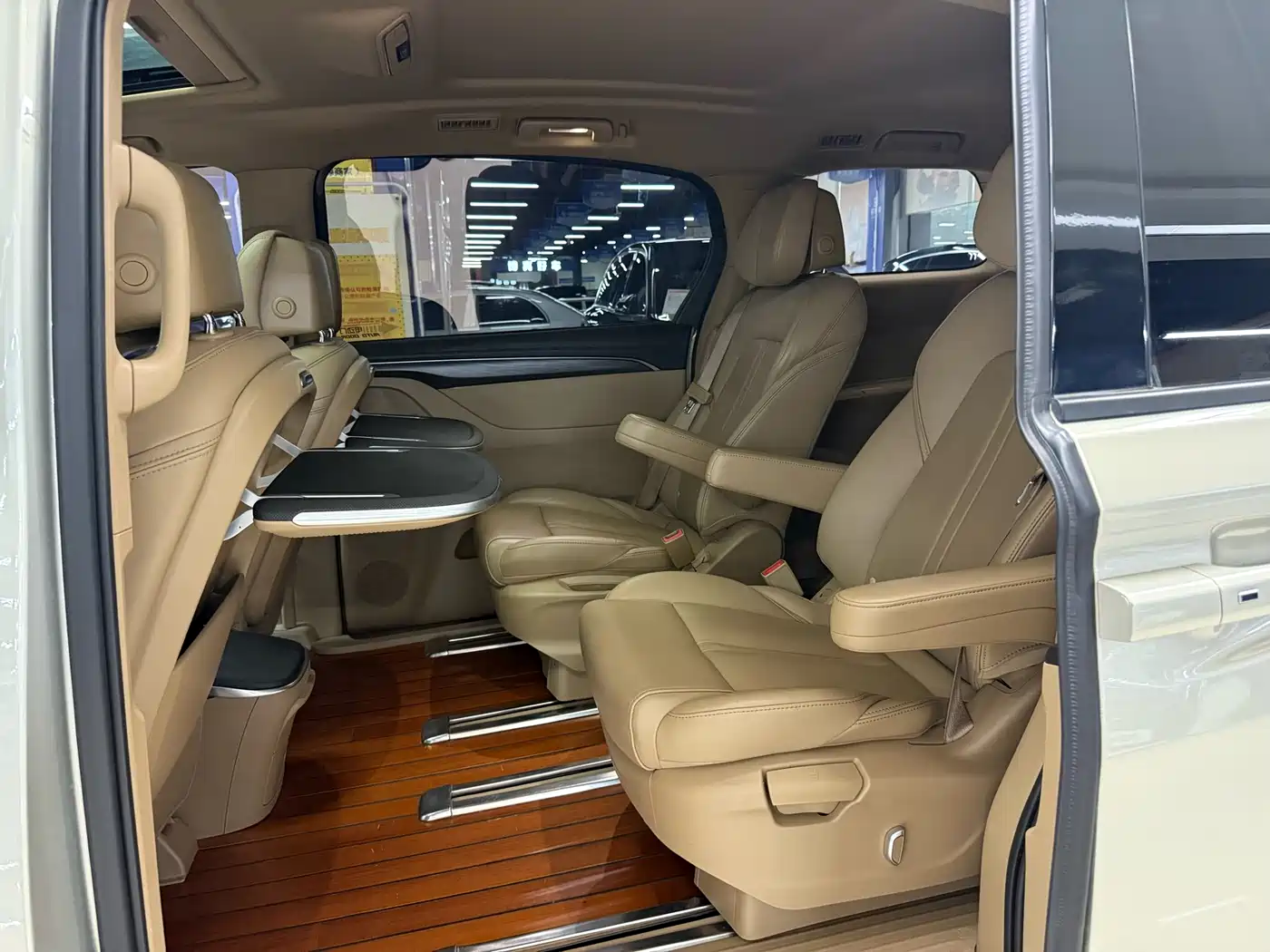 Buick GL8 2021 ES Landlord 653T Premium фото 6