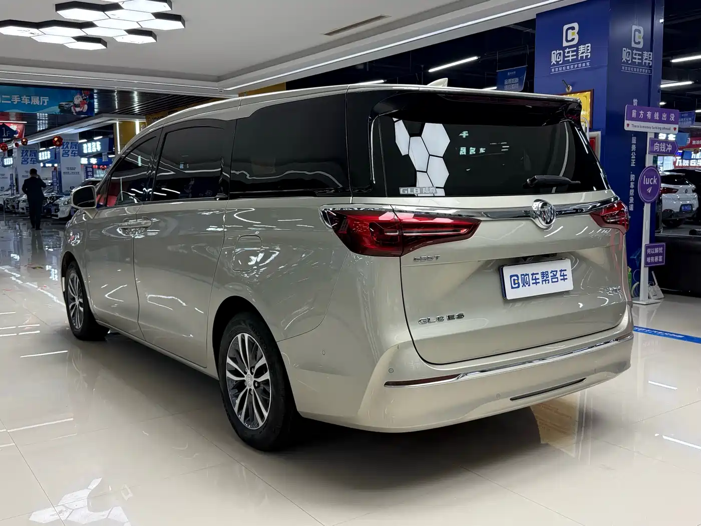 Buick GL8 2021 ES Landlord 653T Premium фото 16