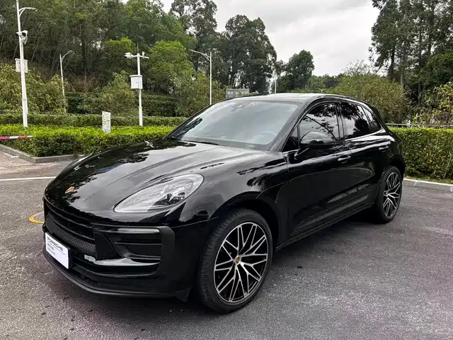 PORSCHE MACAN 2024