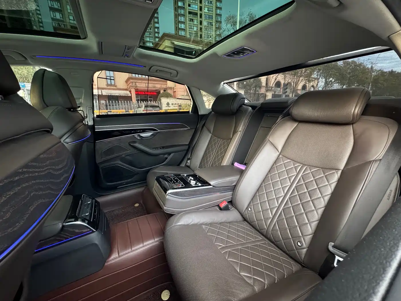 Audi A8 2022 A8L 50 TFSI quattro Comfort Collector's Edition фото 15