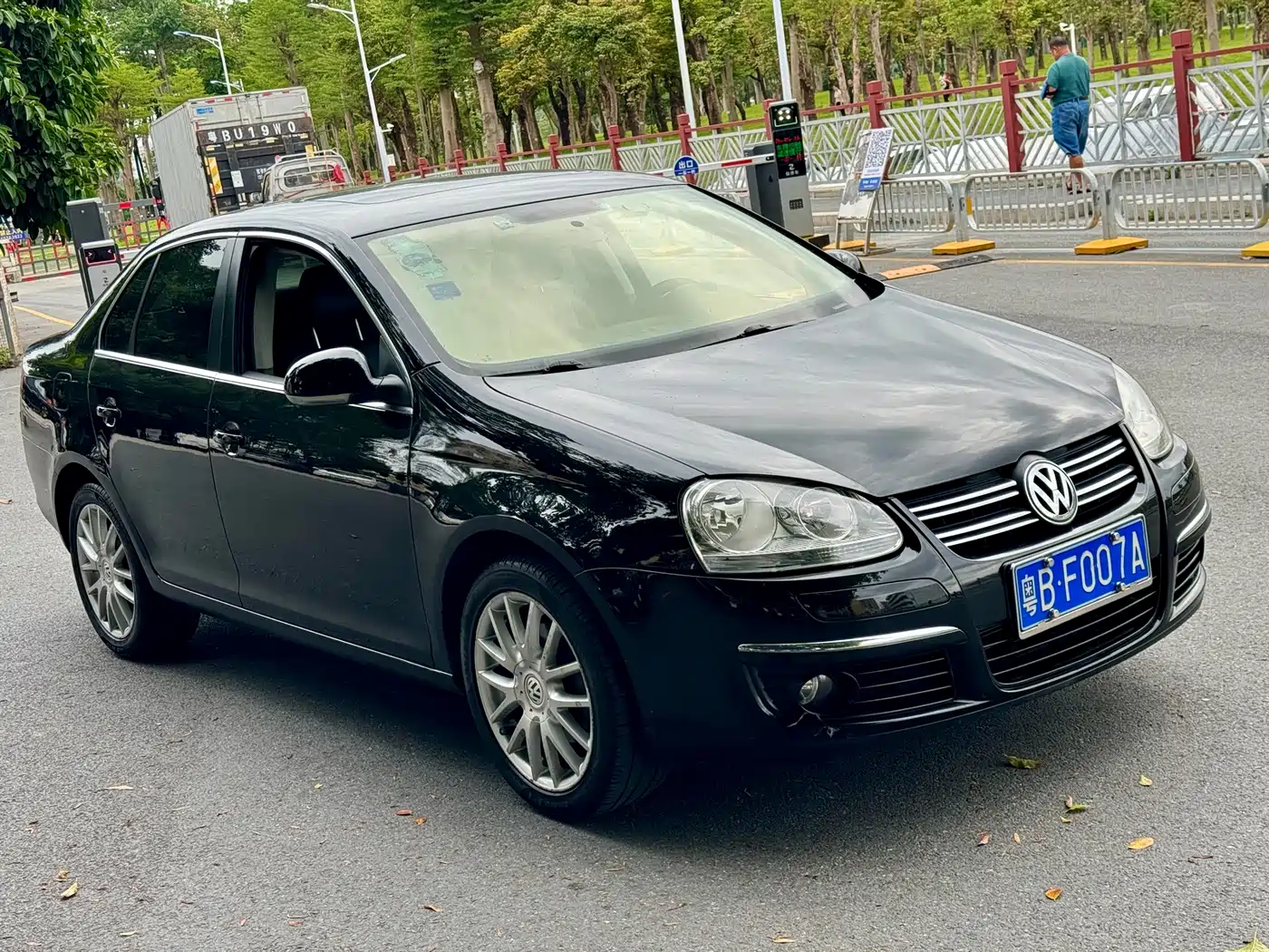 Volkswagen Sagitar 2009 Model 1.8TSI Automatic Champion Edition фото 3