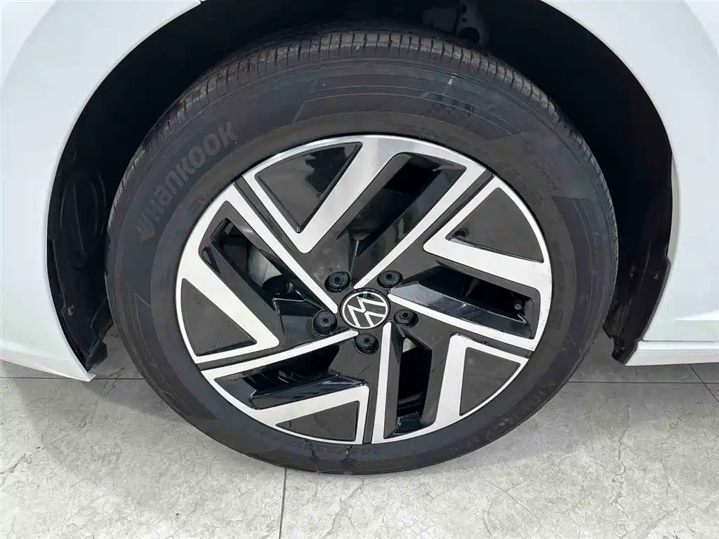 Volkswagen Sagitar 2023 Model Year 200TSI DSG Surpass Edition фото 19