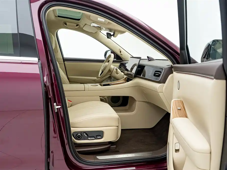 AITO Wenjie AITO M7 2026 Extended Range Max AWD 5-seater фото 18