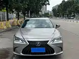 Photo 6 - Lexus ES