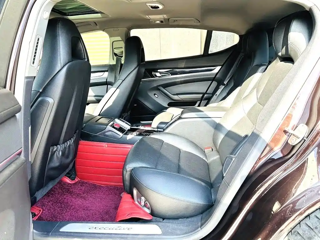 Фото 4 - Porsche Panamera