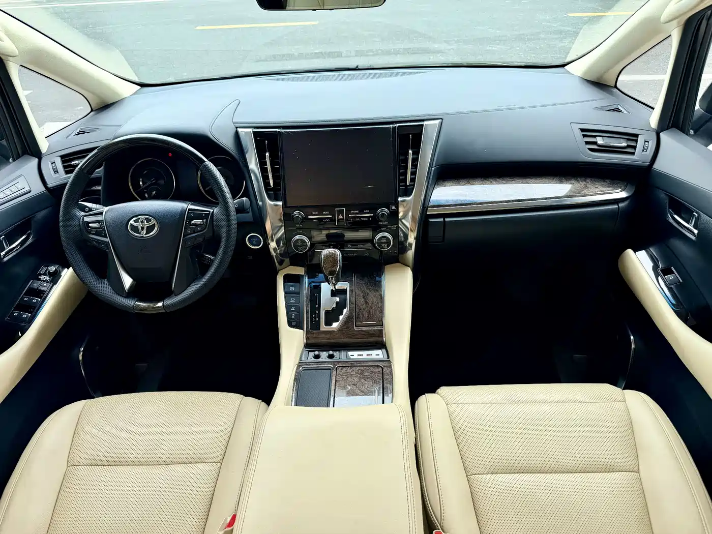 Toyota Vellfire 2020 Twin Engine 2.5L HV Premium Edition фото 8