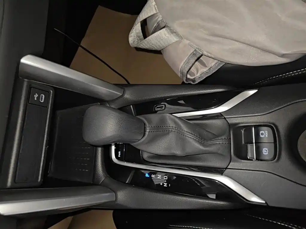 Toyota Frontlander 2023 2.0L CVT Elite Edition фото 14