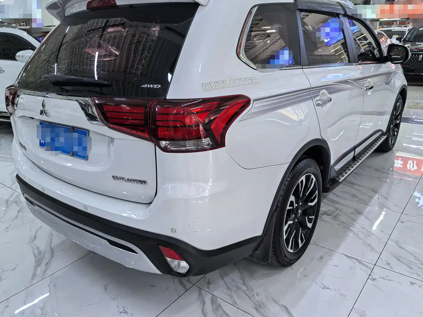 Mitsubishi Outlander 2019 2.4L 4WD Deluxe Edition 5-Seater China VI фото 6