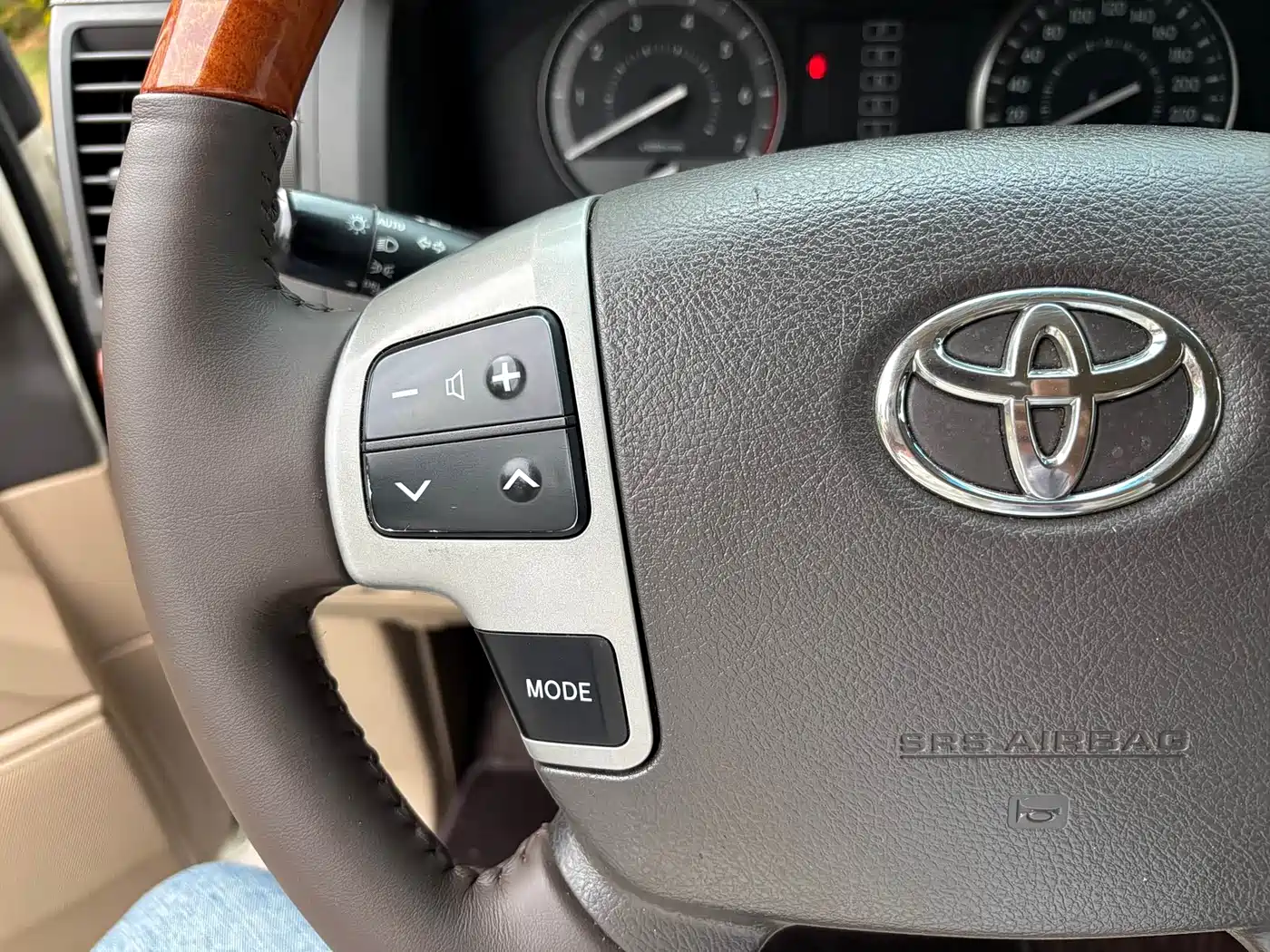Toyota Land Cruiser (Import) 2015 2015 4.0L V6 Middle East Limited Edition