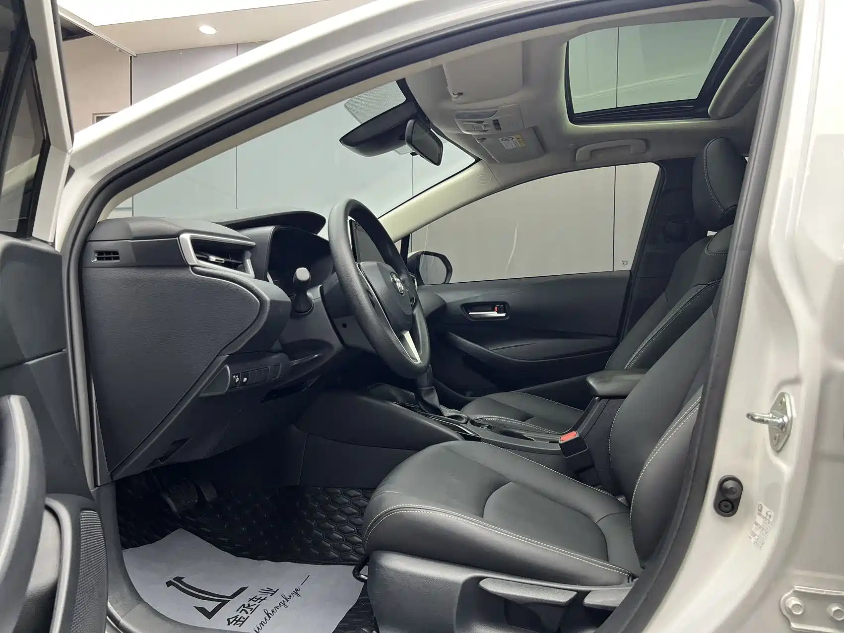 Фото 7 - Toyota Corolla